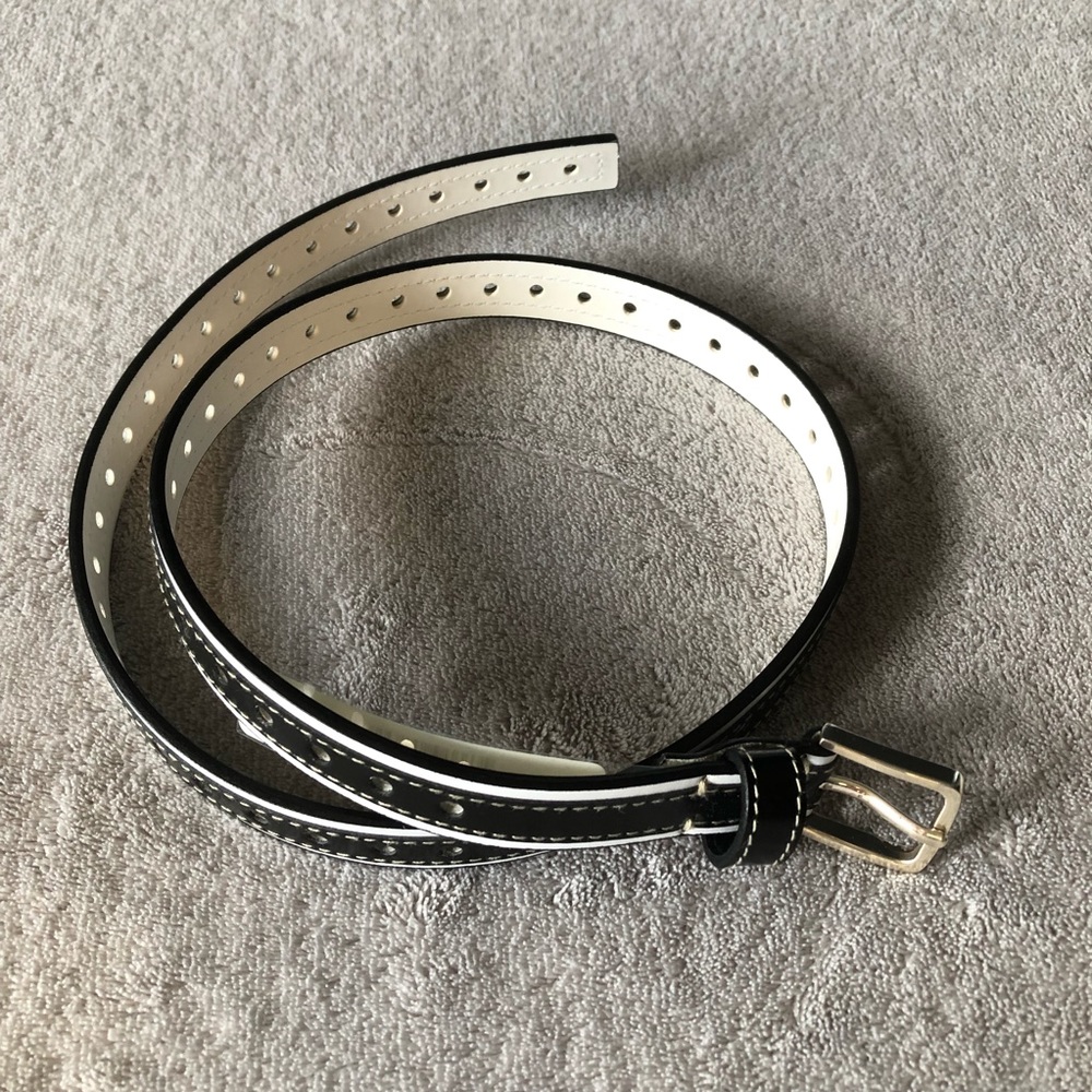 NINE WEST FASHION BLACK & WHITE SKINNY BELT w/SILVER BUCKLE SMALL